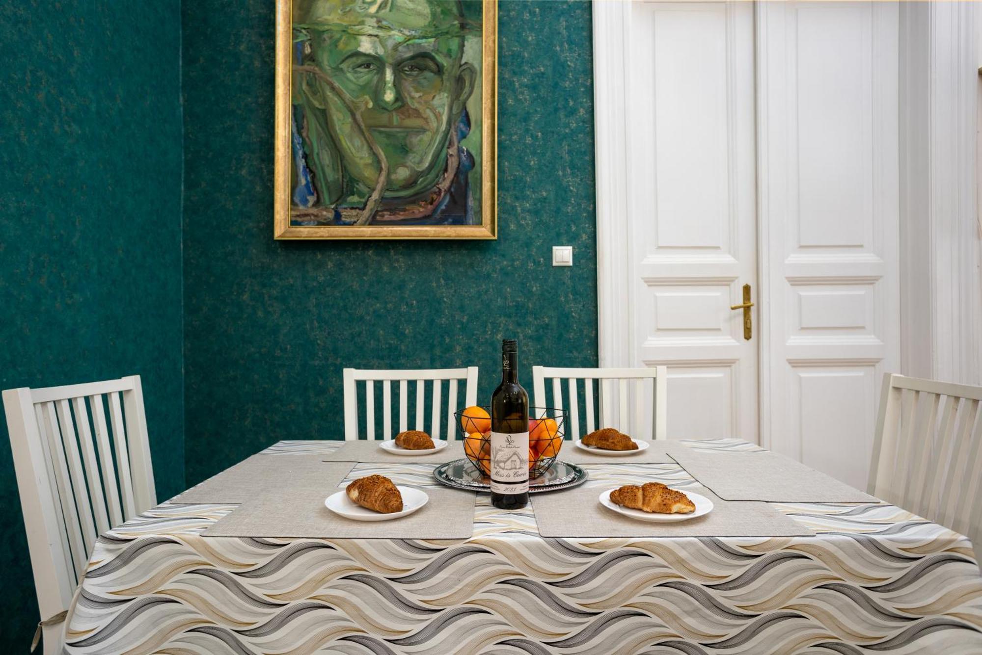 Zafire With Free Parking Apartment Budapest
